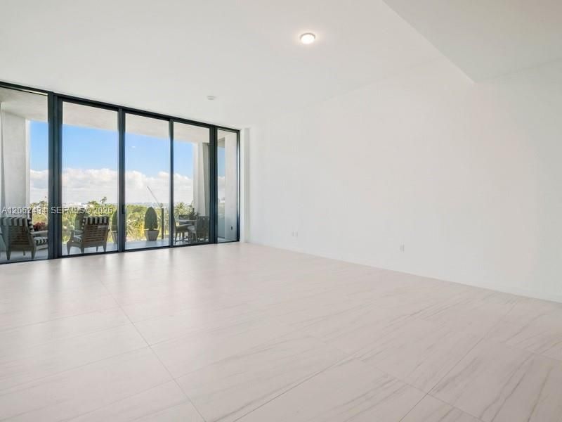 2811 S Bayshore Dr, Unit 5C, Coconut Grove, FL 33133 Photo