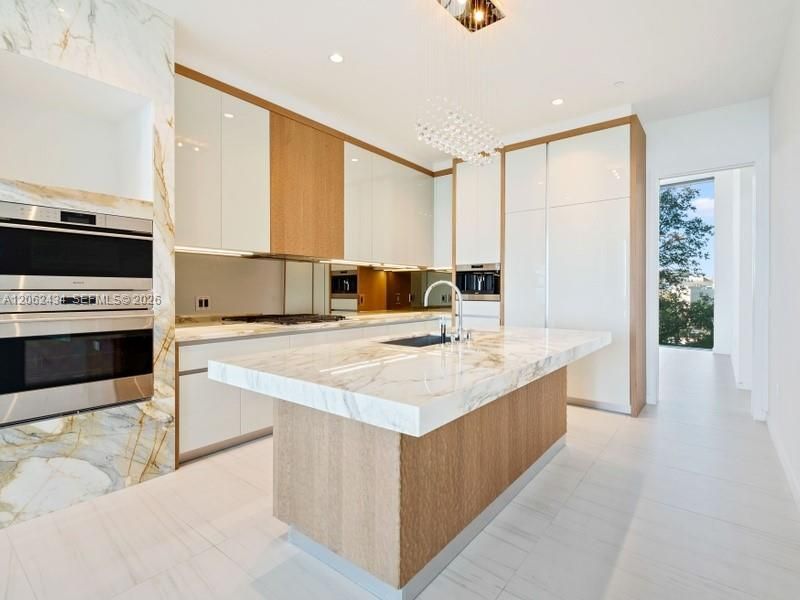 2811 S Bayshore Dr, Unit 5C, Coconut Grove, FL 33133 Photo