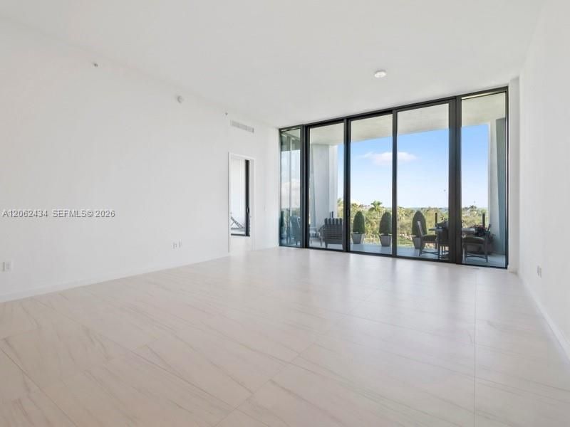 2811 S Bayshore Dr, Unit 5C, Coconut Grove, FL 33133 Photo