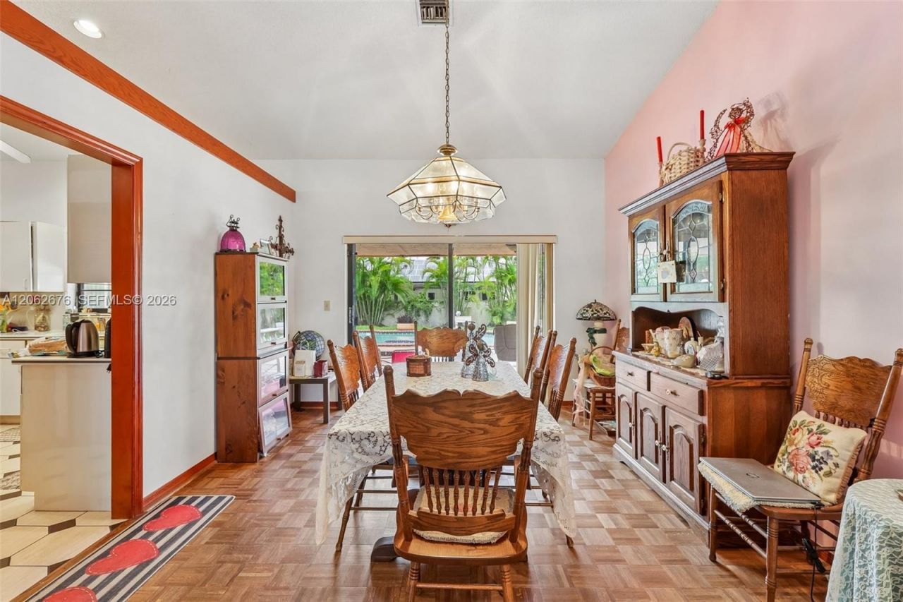 10501 SW 140th St, Miami, FL 33176 Photo