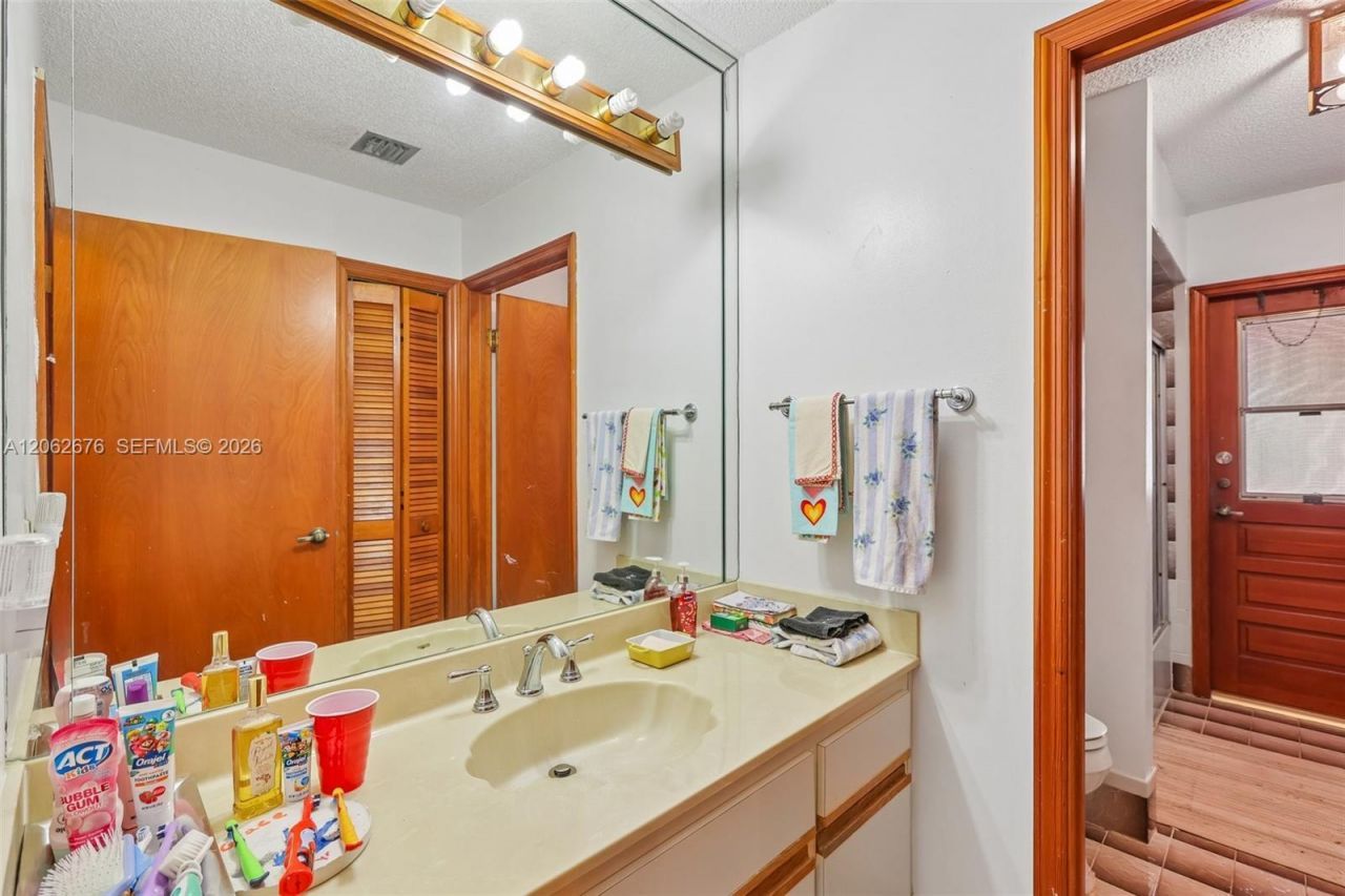 10501 SW 140th St, Miami, FL 33176 Photo