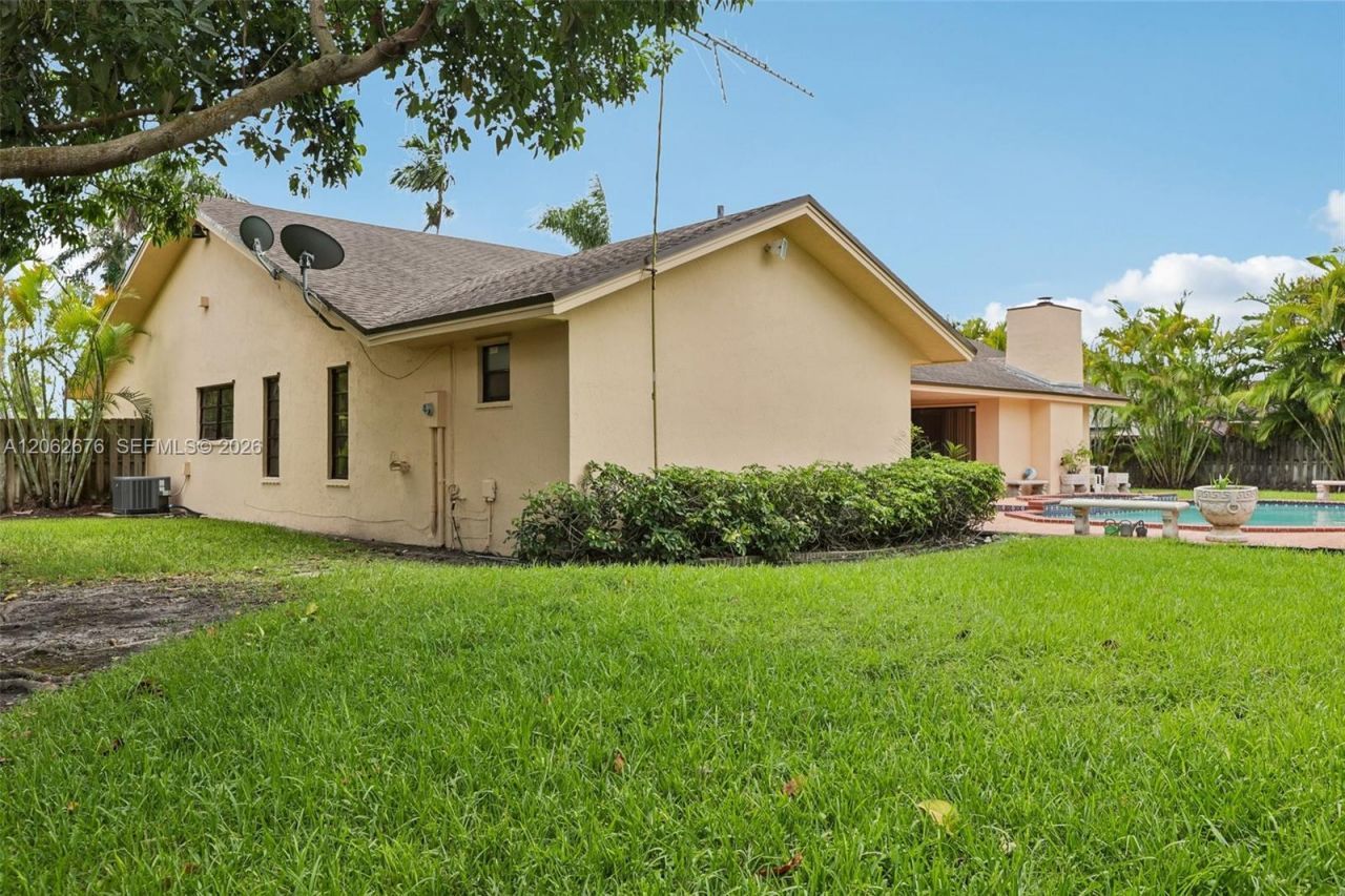 10501 SW 140th St, Miami, FL 33176 Photo