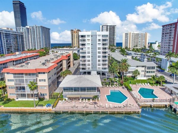 3113 S Ocean Dr , Unit 804, Hallandale Beach, FL 33009
