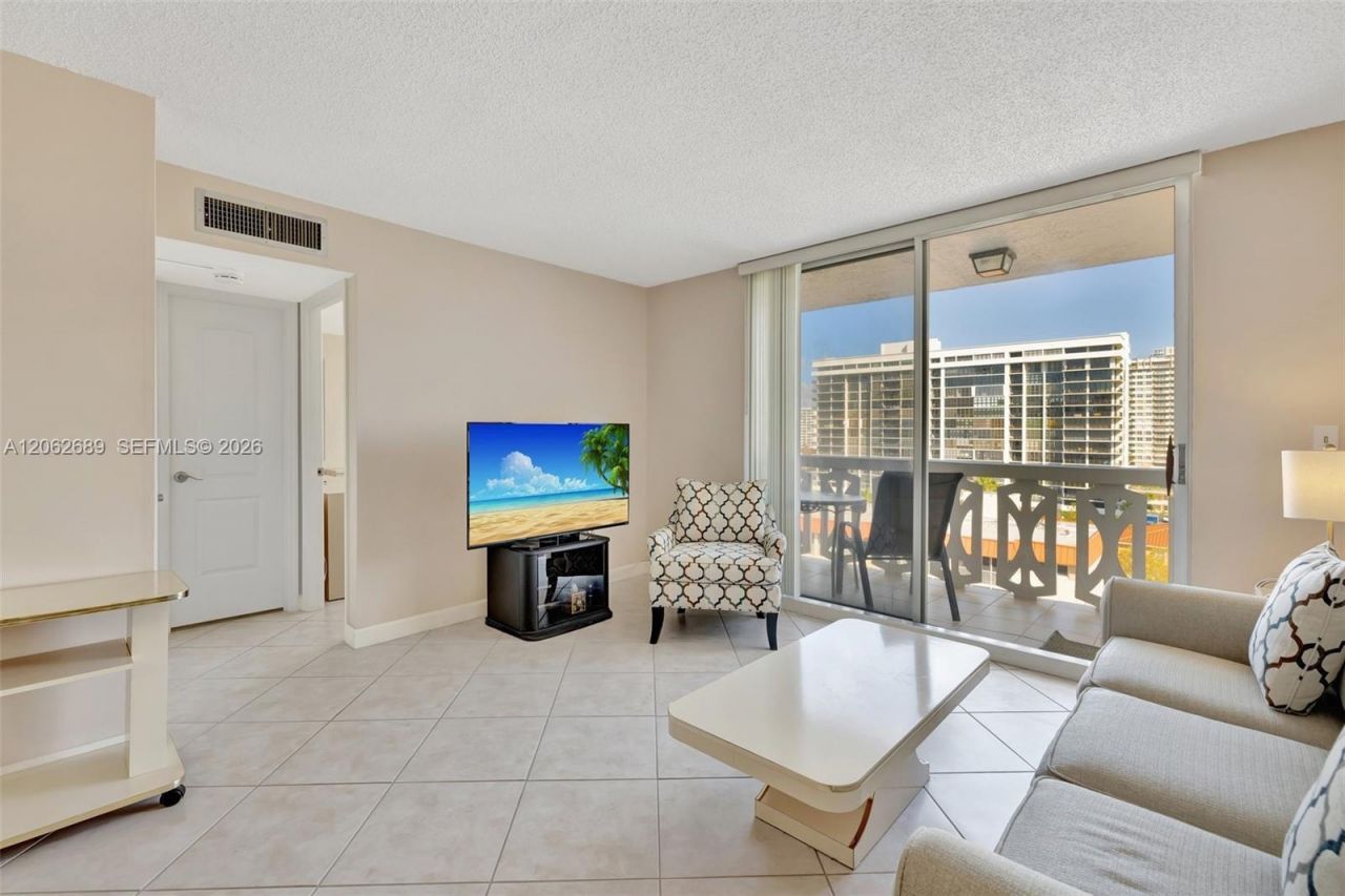3113 S Ocean Dr, Unit 804, Hallandale Beach, FL 33009 Photo