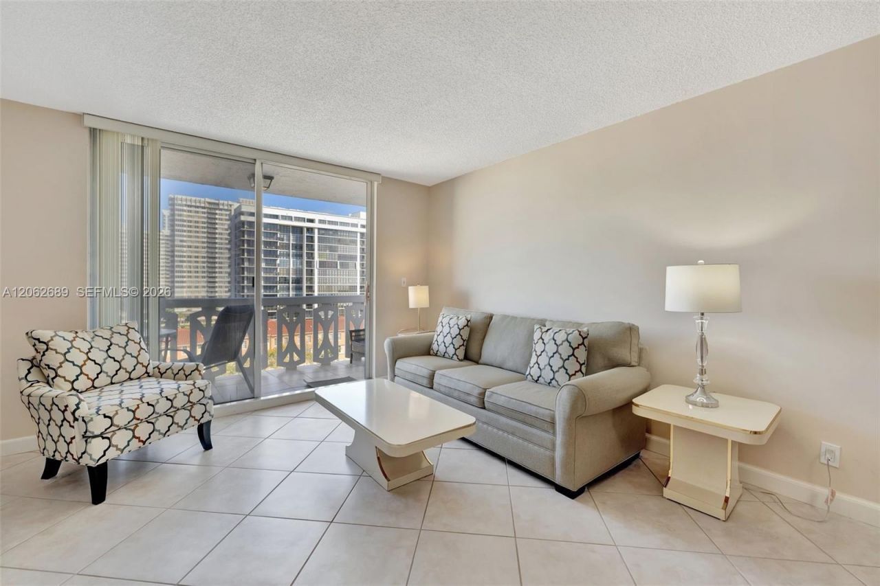 3113 S Ocean Dr, Unit 804, Hallandale Beach, FL 33009 Photo