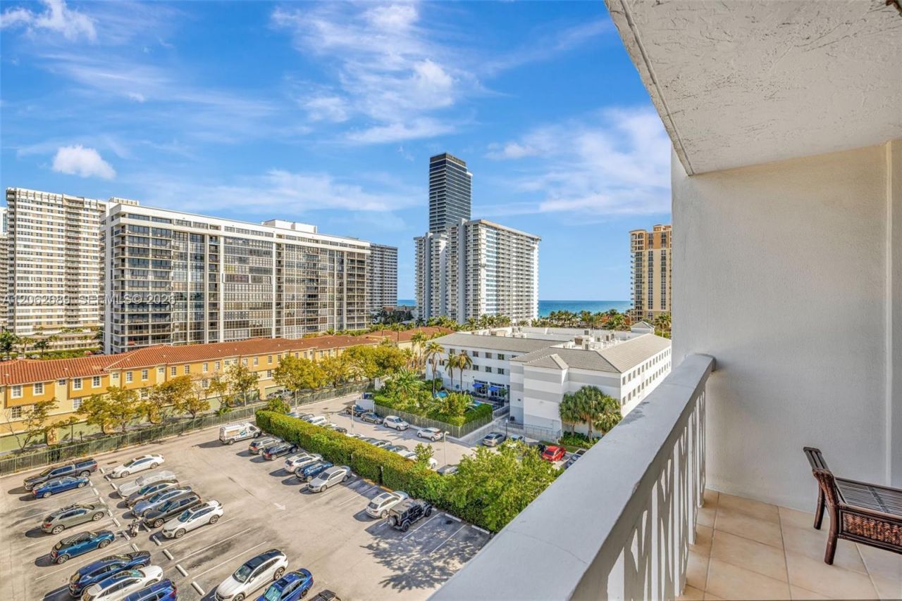3113 S Ocean Dr, Unit 804, Hallandale Beach, FL 33009 Photo