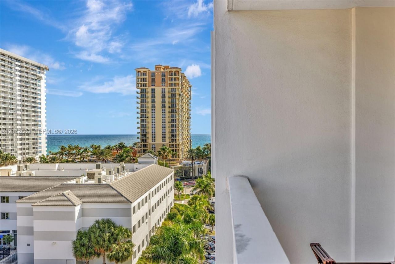 3113 S Ocean Dr, Unit 804, Hallandale Beach, FL 33009 Photo