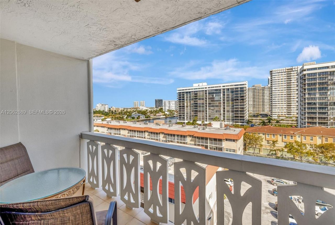 3113 S Ocean Dr, Unit 804, Hallandale Beach, FL 33009 Photo