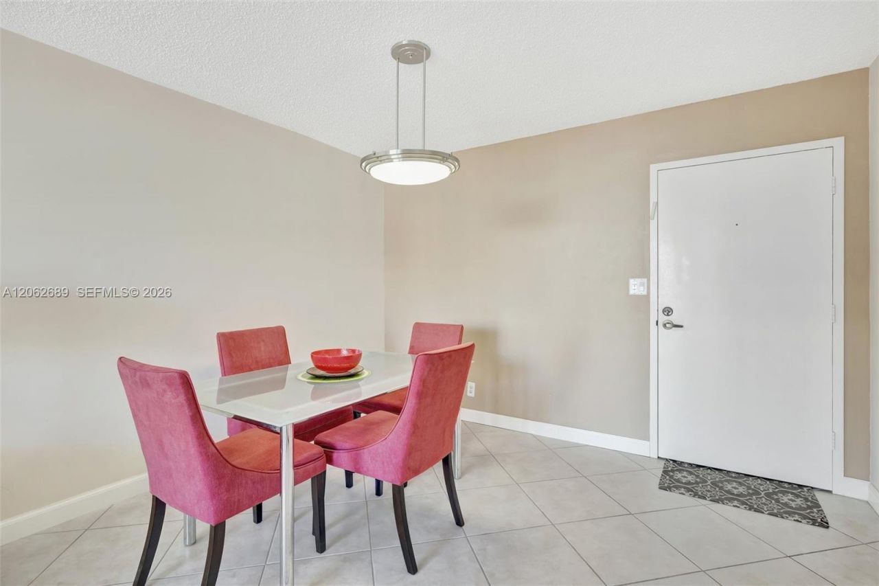 3113 S Ocean Dr, Unit 804, Hallandale Beach, FL 33009 Photo