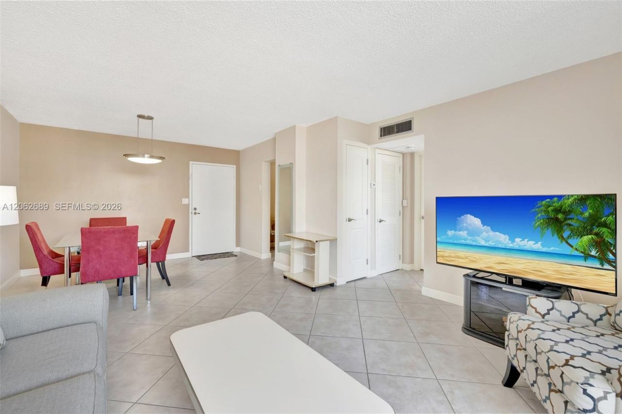 3113 S Ocean Dr, Unit 804, Hallandale Beach, FL 33009 Photo