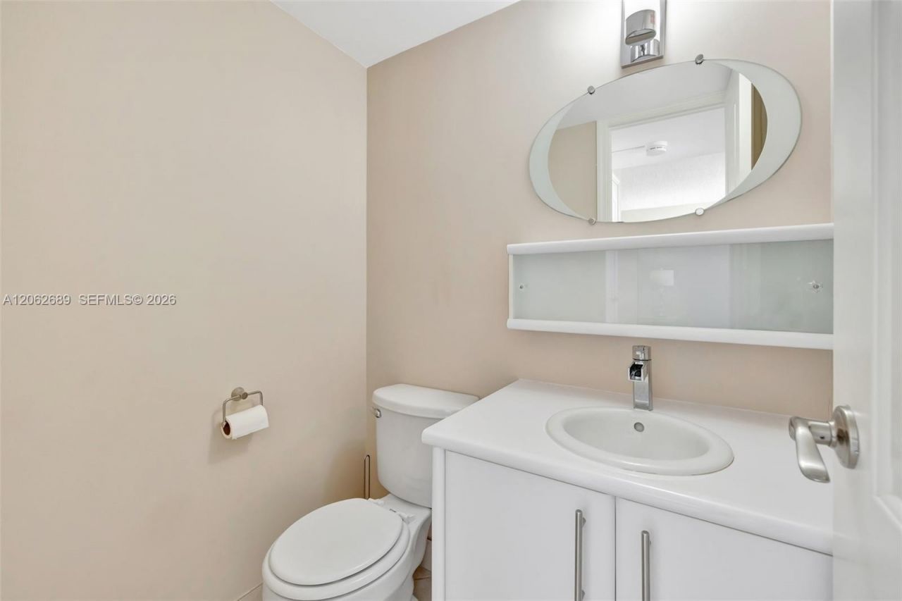 3113 S Ocean Dr, Unit 804, Hallandale Beach, FL 33009 Photo