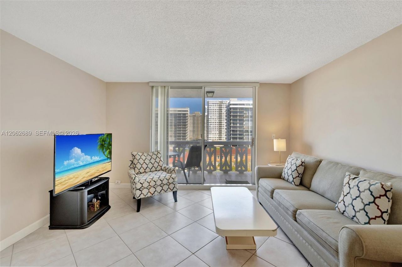 3113 S Ocean Dr, Unit 804, Hallandale Beach, FL 33009 Photo