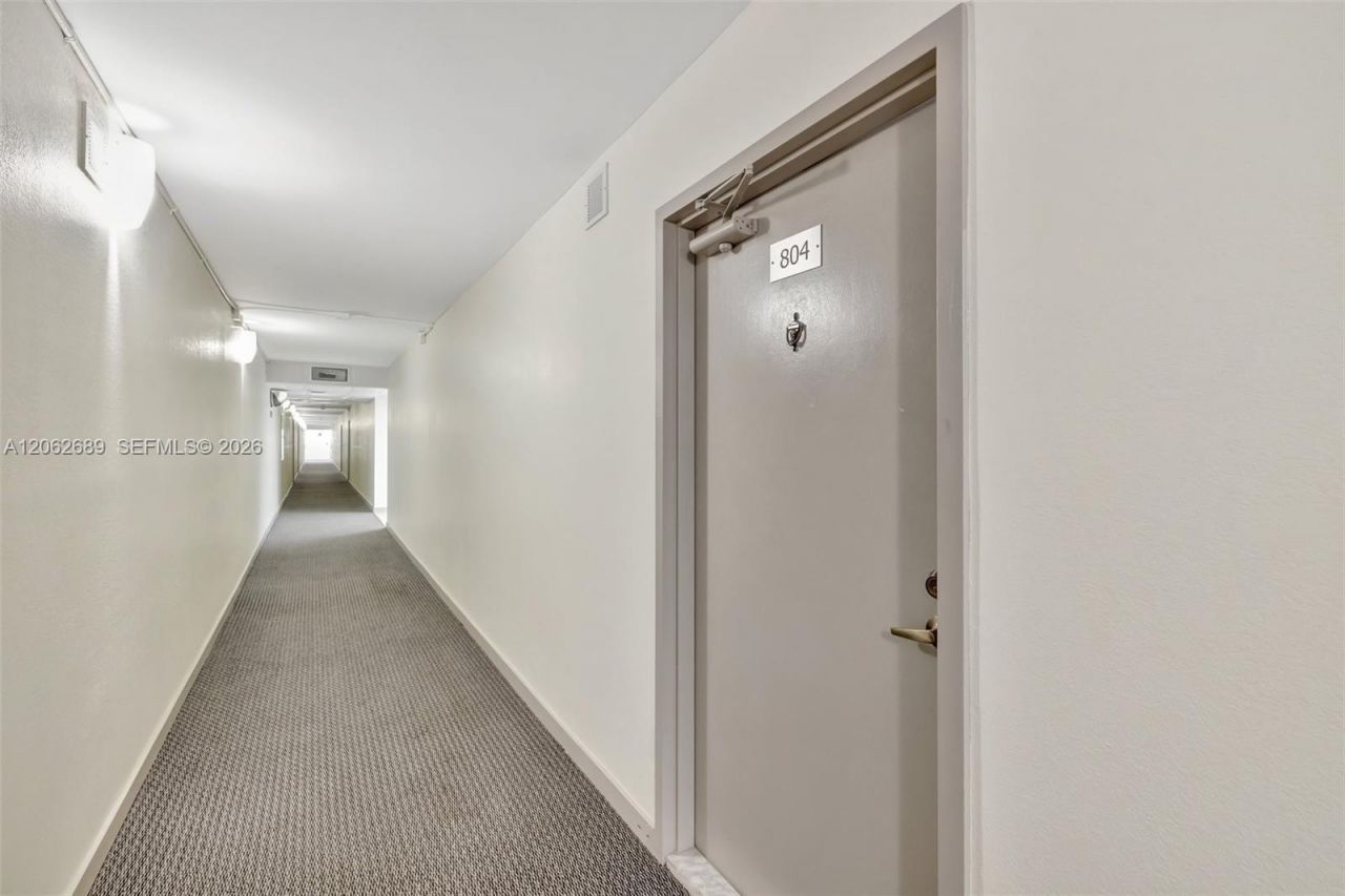 3113 S Ocean Dr, Unit 804, Hallandale Beach, FL 33009 Photo