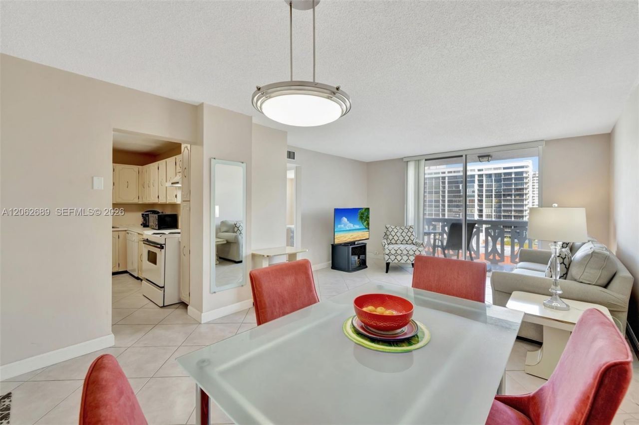 3113 S Ocean Dr, Unit 804, Hallandale Beach, FL 33009 Photo