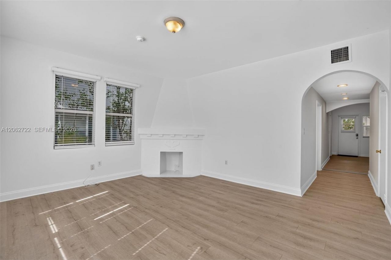 1027 Euclid Ave, Unit 2, Miami Beach, FL 33139 Photo