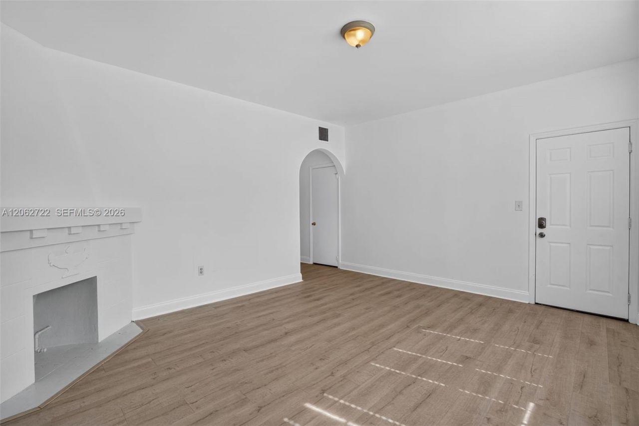 1027 Euclid Ave, Unit 2, Miami Beach, FL 33139 Photo