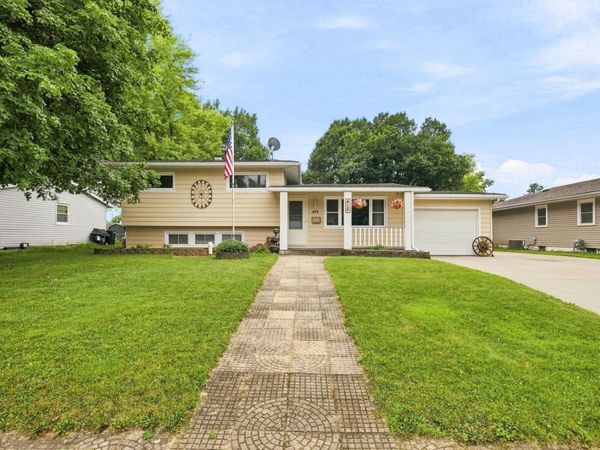 415 Maple Drive , Morris, IL 60450