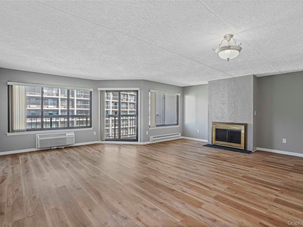 200 High Point, Unit PH6, Hartsdale, NY 10530