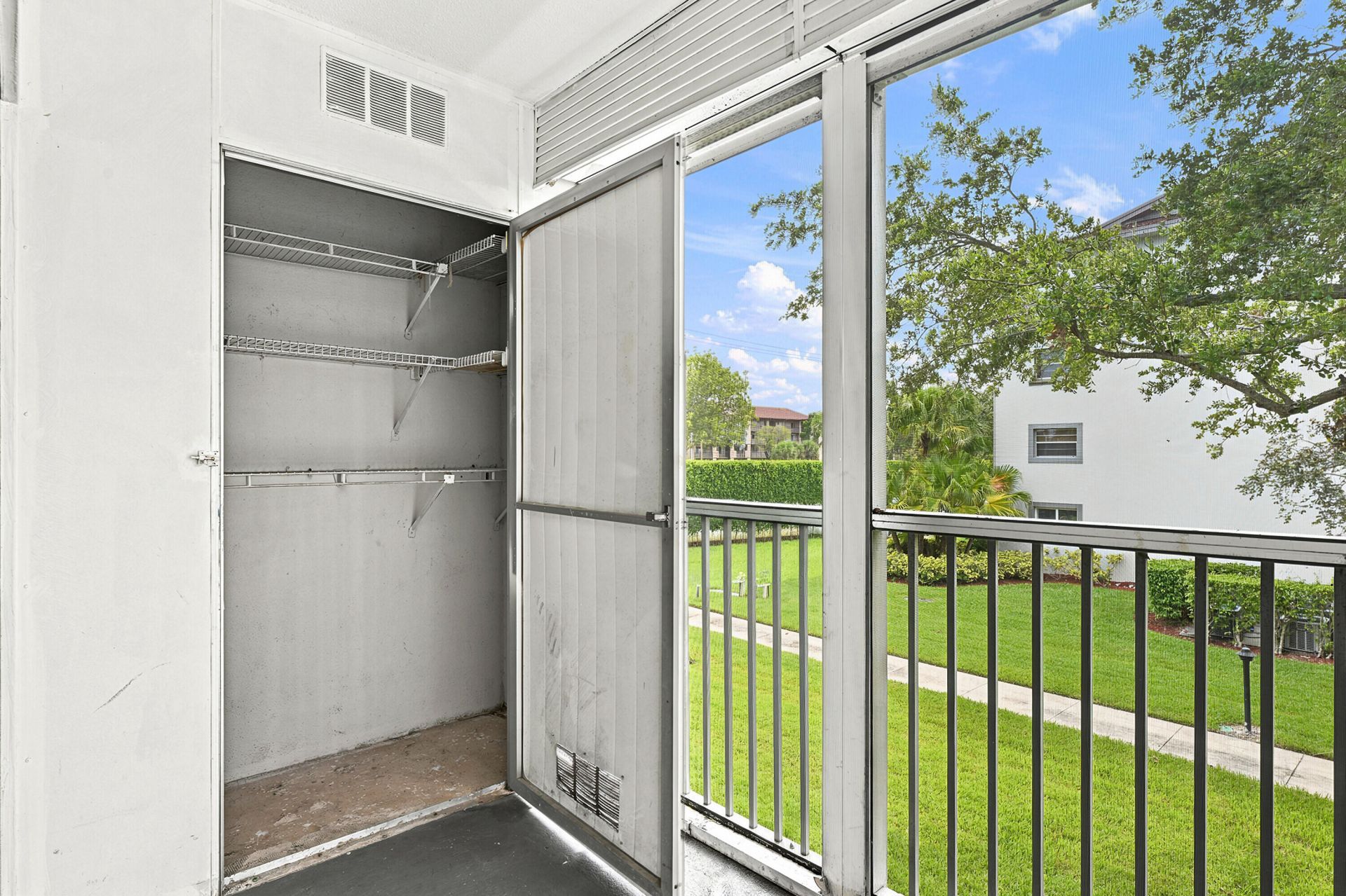 1400 SW 124th Terrace, Unit 202Q, Pembroke Pines, FL 33027 Photo