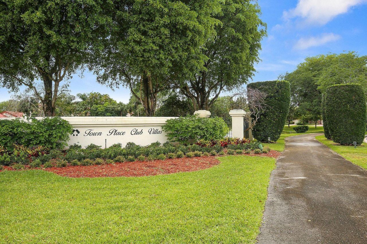 21874 Town Place Drive, Unit 21874, Boca Raton, FL 33433 Photo