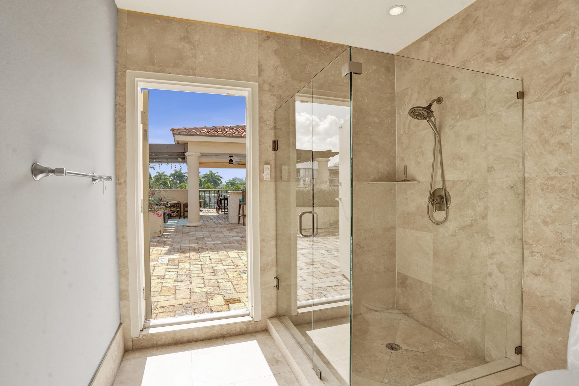 210 Hendricks Isle, Fort Lauderdale, FL 33301 Photo