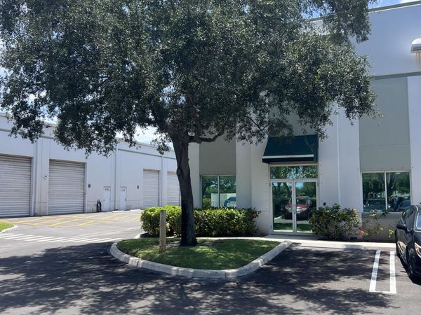 2721 NW 19th Street, Pompano Beach, FL 33097
