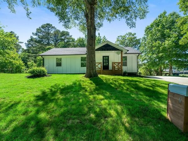 6 W Point Drive SE, Lindale, GA 30147