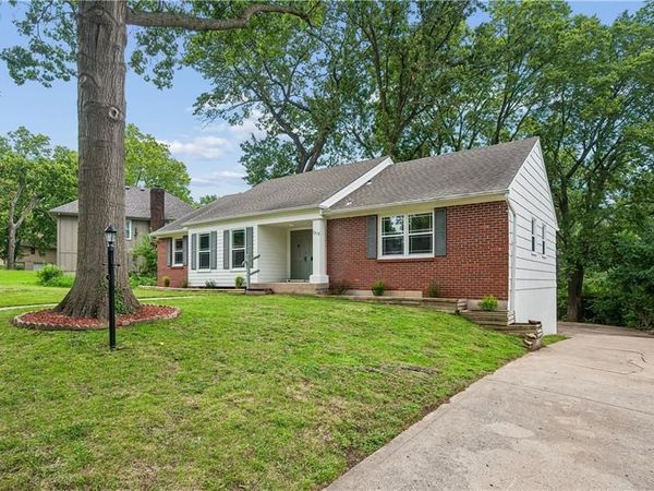 1313 E 98th Terrace, Kansas City, MO 64131