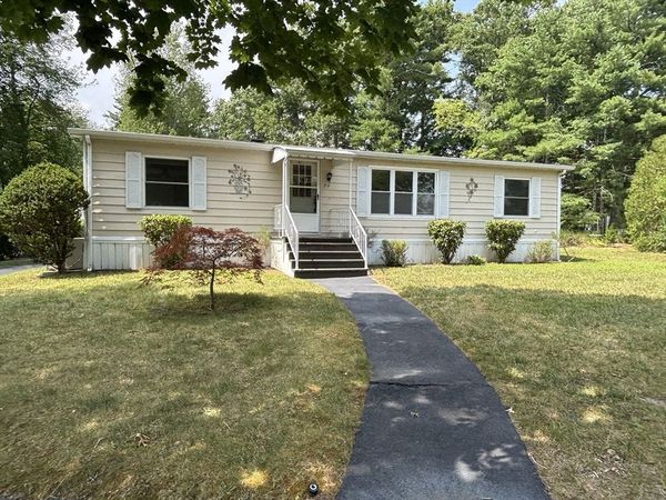 7-9 South Meadow Village, Unit 7, Carver, MA 02330