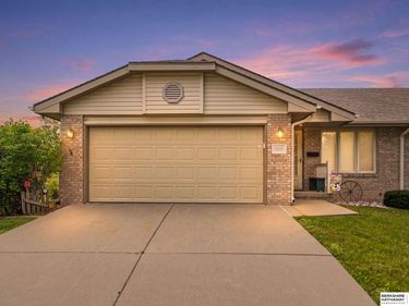 8627 Peregrine Court, Lincoln, NE 68505