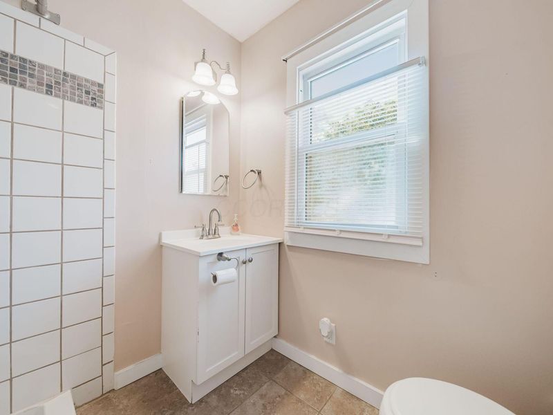 104 E Pleasant Street, Mount Vernon, OH 43050 Photo 20