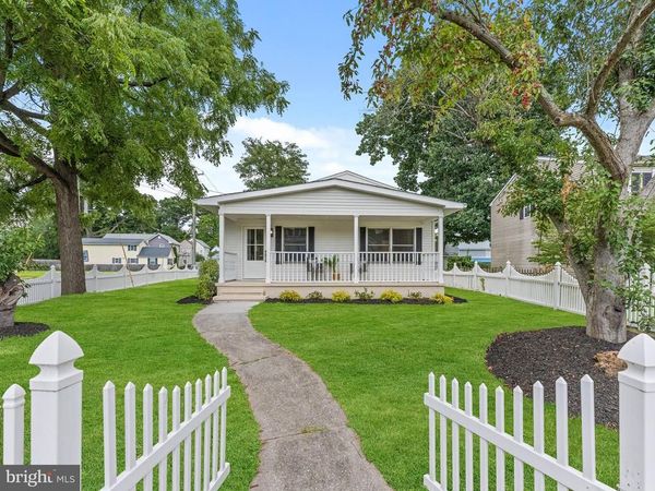 215 S MAIN STREET, WOODSTOWN, NJ 08098