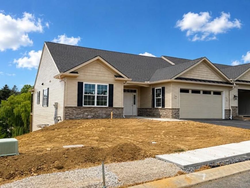 424 Ledge Rock Drive, Unit 18, York, PA 17402 Main Photo
