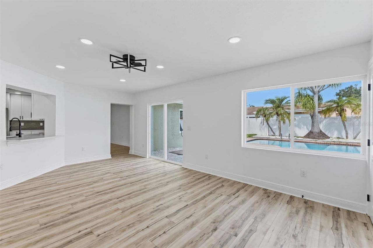 9354 119th Way, Seminole, FL 33772 Photo