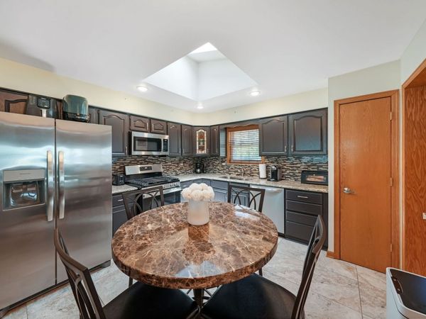 513 W Division Street , Itasca, IL 60143