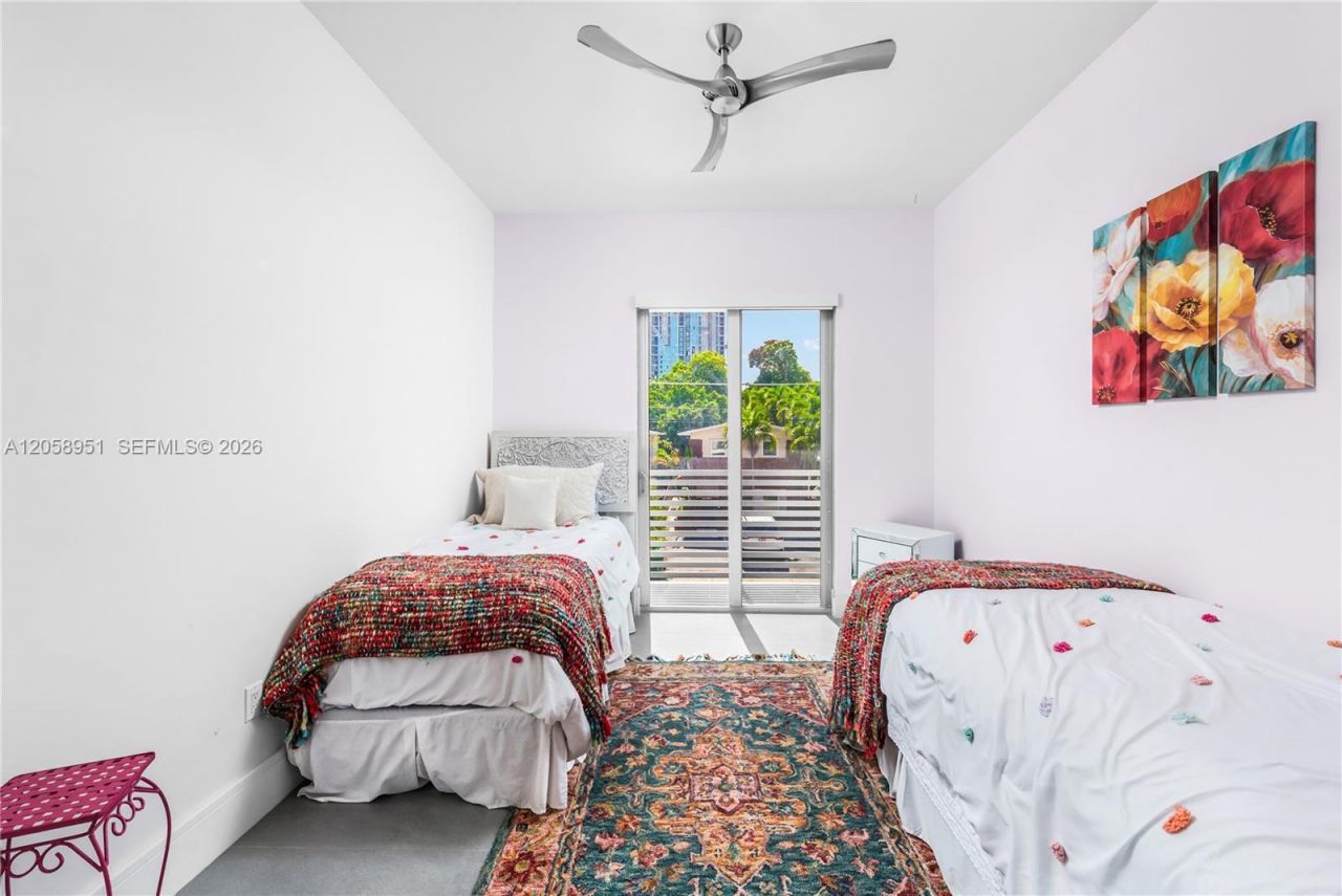 3067 Carter St , Miami, FL 33133 Photo