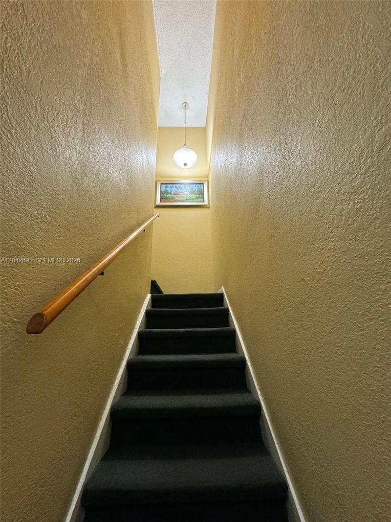 9240 Fontainebleau Blvd, Unit 204, Miami, FL 33172 Photo