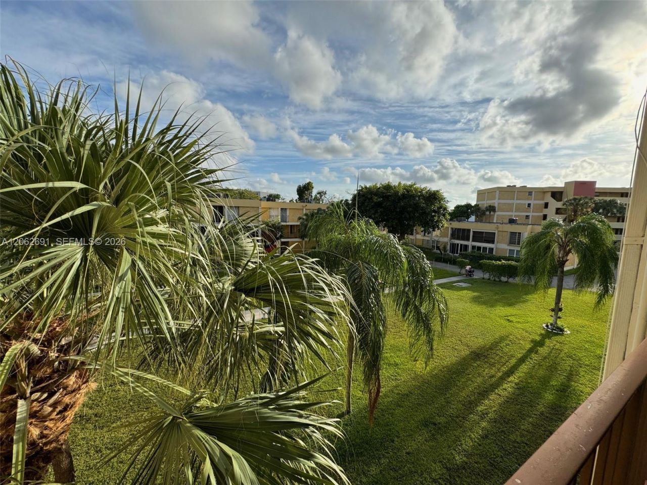 9240 Fontainebleau Blvd, Unit 204, Miami, FL 33172 Photo