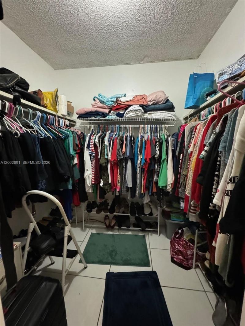9240 Fontainebleau Blvd, Unit 204, Miami, FL 33172 Photo