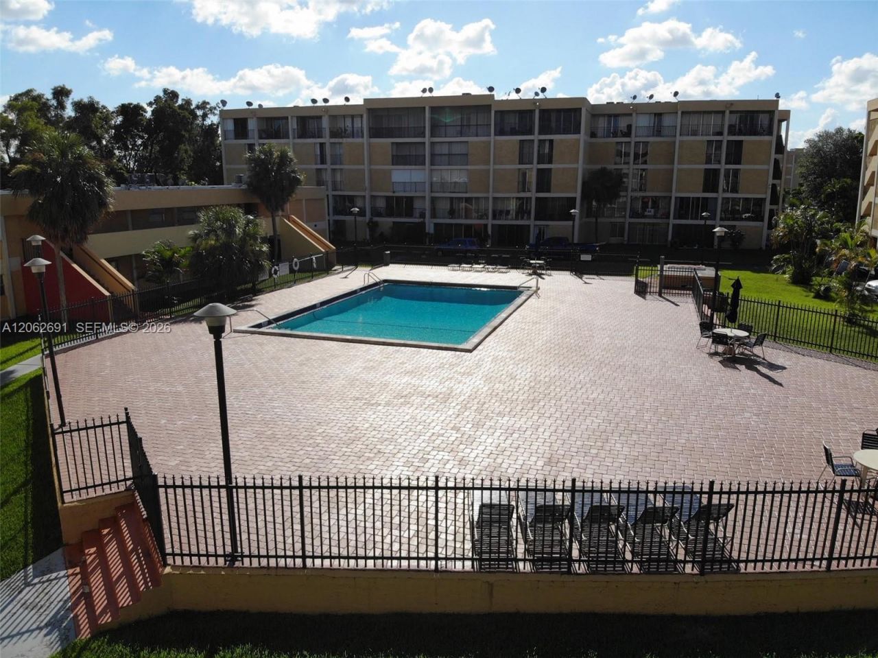 9240 Fontainebleau Blvd, Unit 204, Miami, FL 33172 Photo