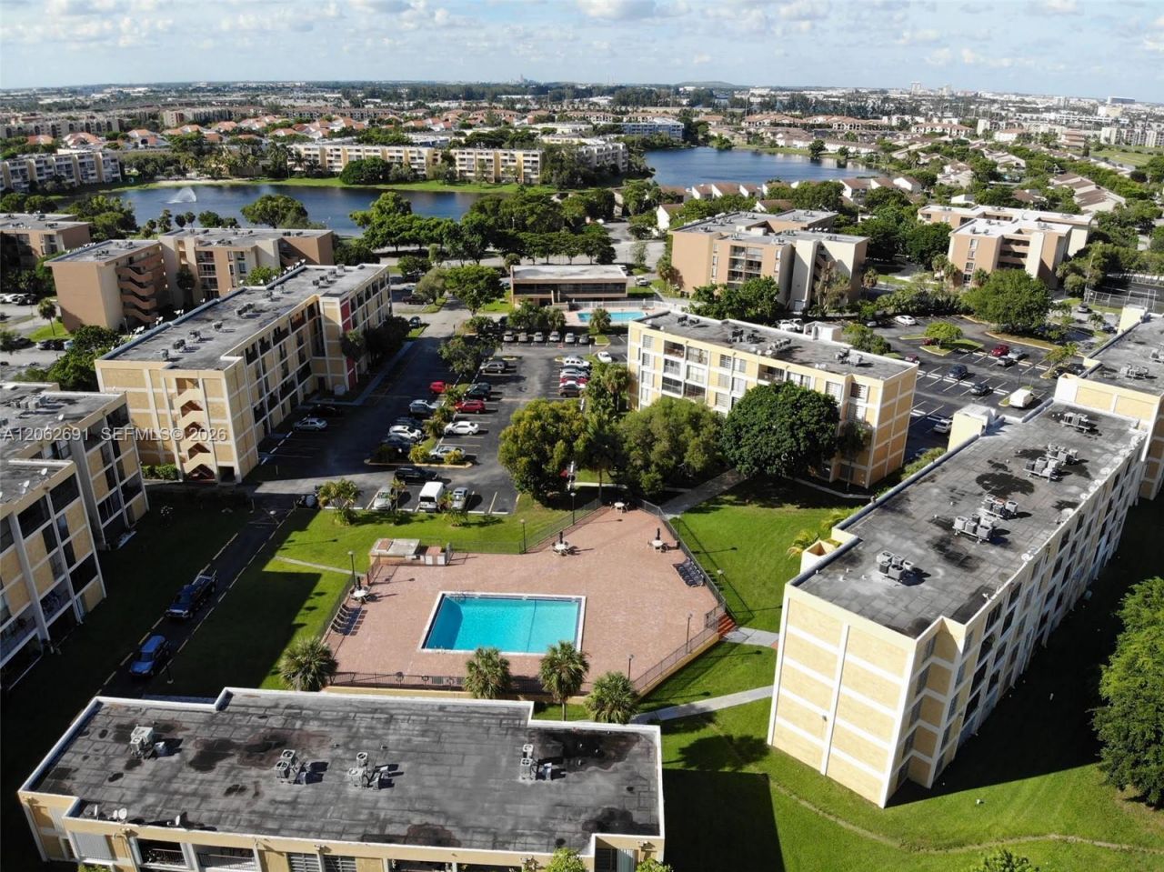 9240 Fontainebleau Blvd, Unit 204, Miami, FL 33172 Photo