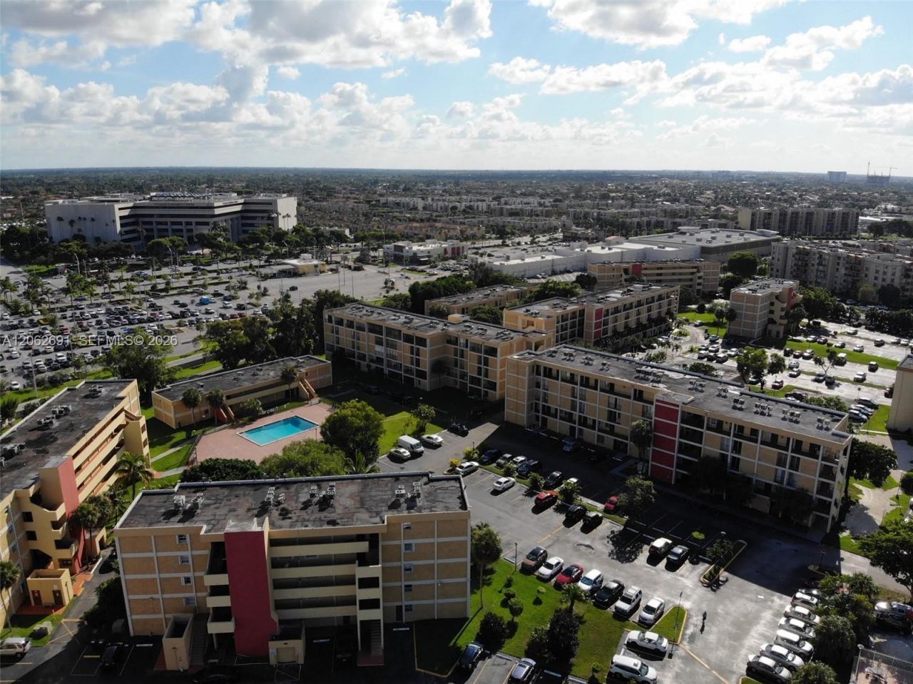 9240 Fontainebleau Blvd, Unit 204, Miami, FL 33172 Photo