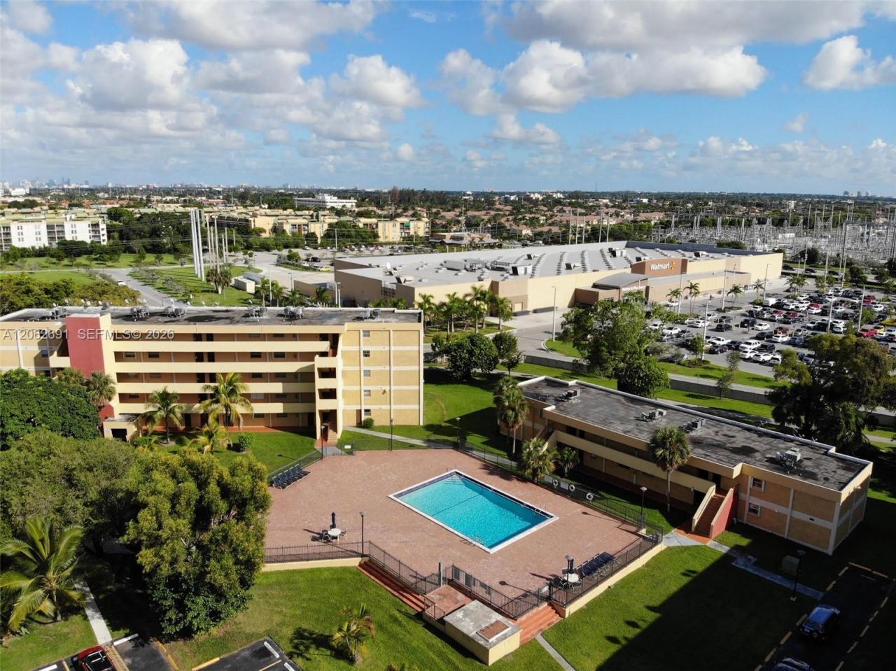 9240 Fontainebleau Blvd, Unit 204, Miami, FL 33172 Photo