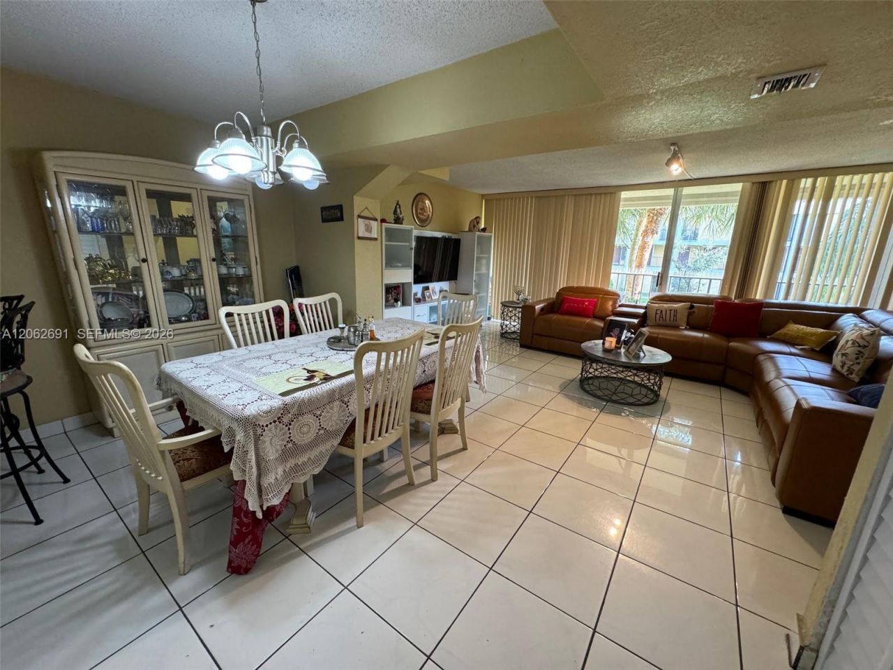 9240 Fontainebleau Blvd, Unit 204, Miami, FL 33172 Photo