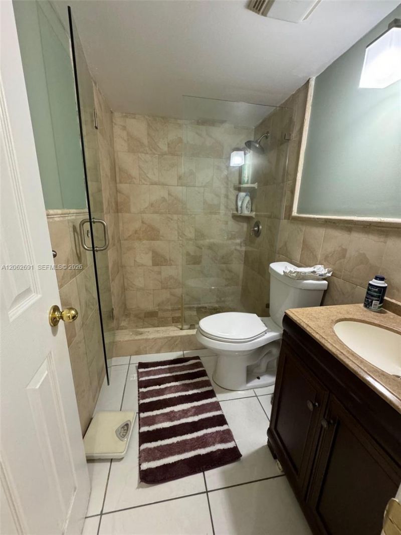 9240 Fontainebleau Blvd, Unit 204, Miami, FL 33172 Photo