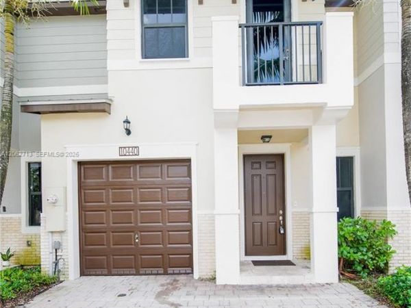 10440 NW 61st Ln , Doral, FL 33178