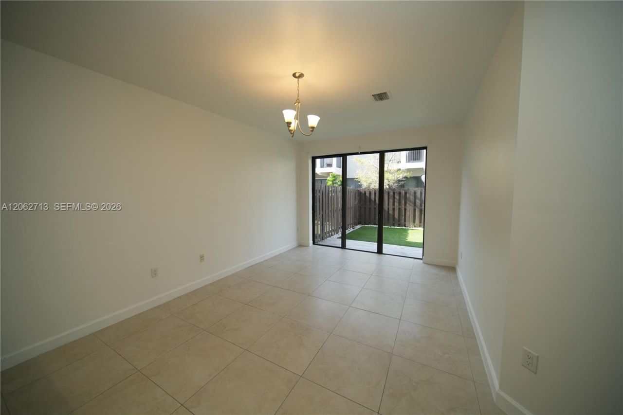 10440 NW 61st Ln , Doral, FL 33178 Photo