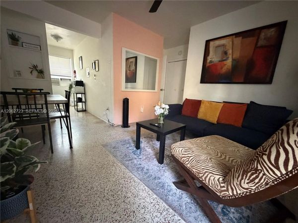 461 SW 6th St , Unit 3, Miami, FL 33130