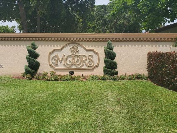 6005 NW 170th Ter, Hialeah, FL 33015