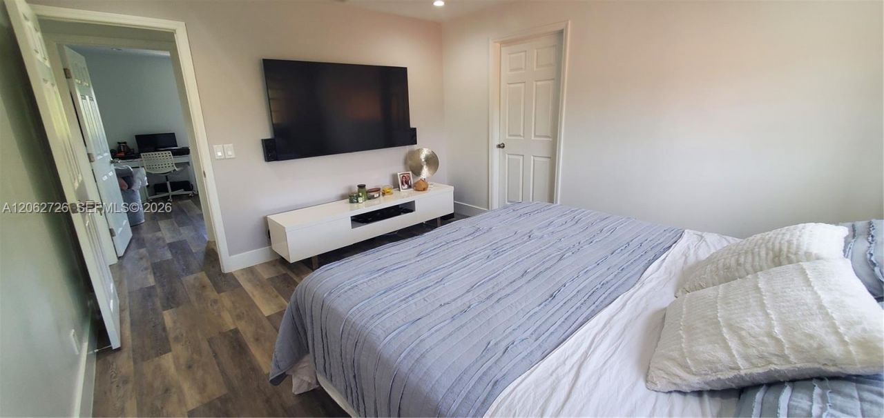 6005 NW 170th Ter, Hialeah, FL 33015 Photo